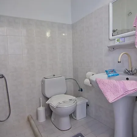 Amfitriti Apartment *